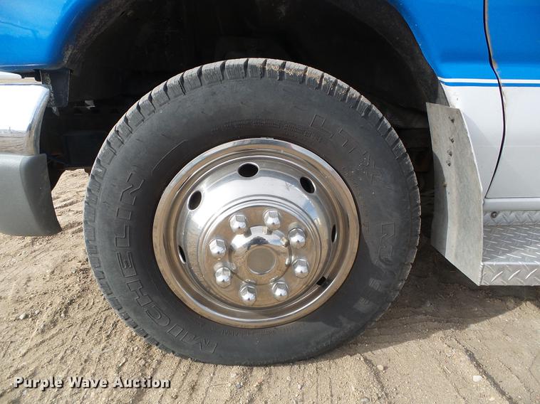 image for item DF2867 1997 Ford Econoline E350 ambulance