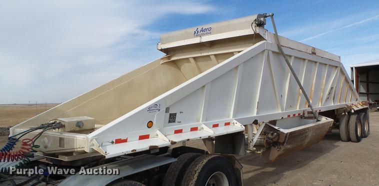 image for item DF2869 2000 Ranch bottom dump trailer