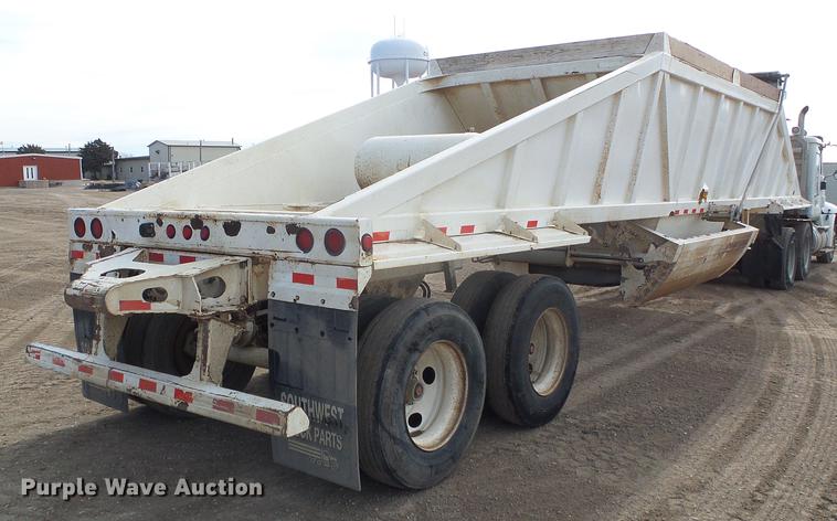 image for item DF2869 2000 Ranch bottom dump trailer