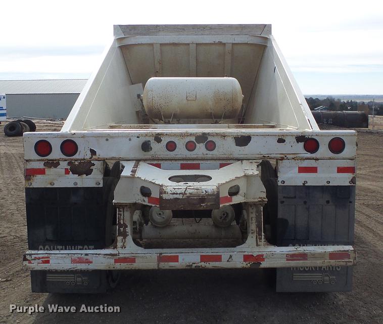image for item DF2869 2000 Ranch bottom dump trailer