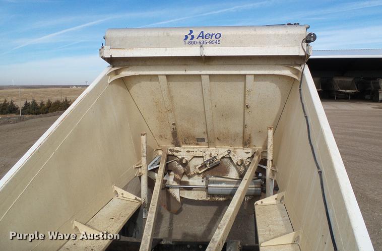 image for item DF2869 2000 Ranch bottom dump trailer