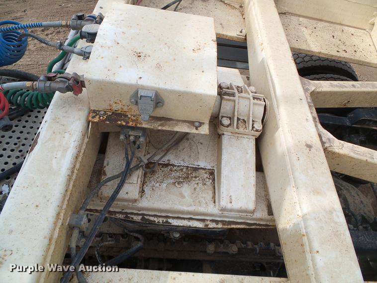 image for item DF2869 2000 Ranch bottom dump trailer