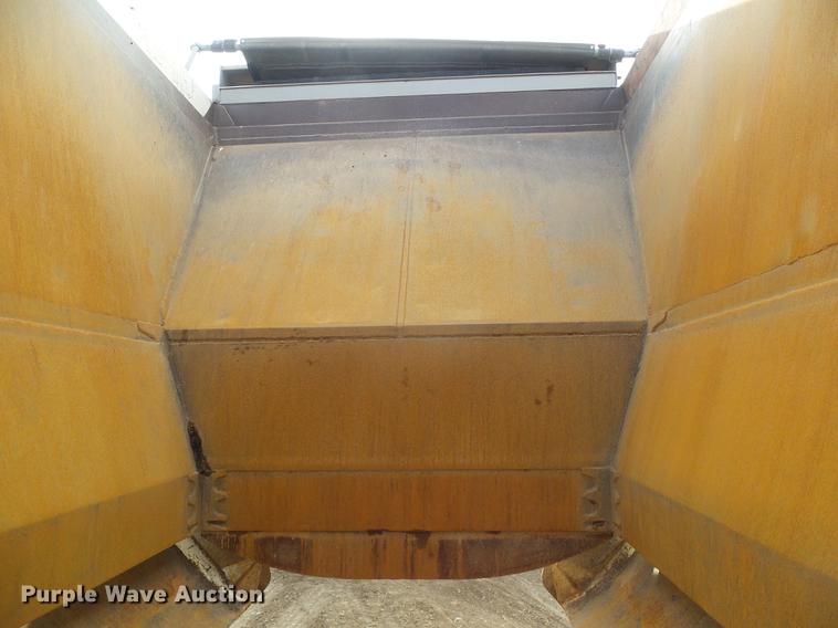 image for item DF2869 2000 Ranch bottom dump trailer