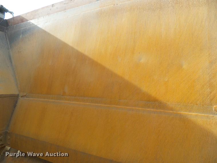 image for item DF2869 2000 Ranch bottom dump trailer