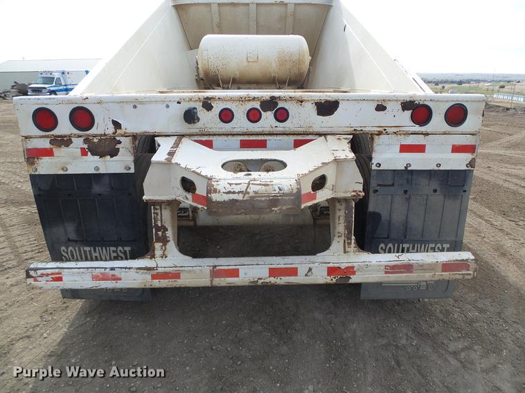image for item DF2869 2000 Ranch bottom dump trailer