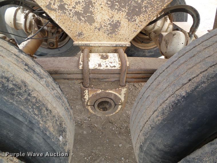 image for item DF2869 2000 Ranch bottom dump trailer