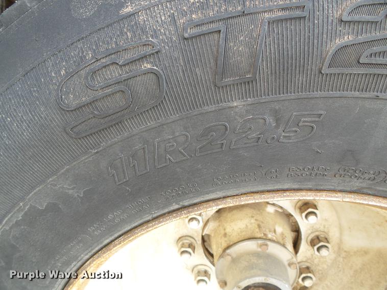 image for item DF2869 2000 Ranch bottom dump trailer