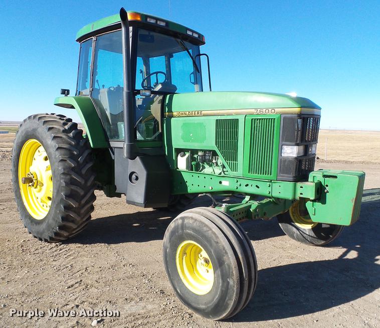 image for item DF2878 1996 John Deere 7600 tractor