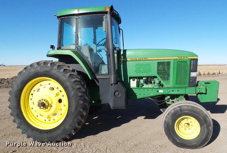 image for item DF2878 1996 John Deere 7600 tractor