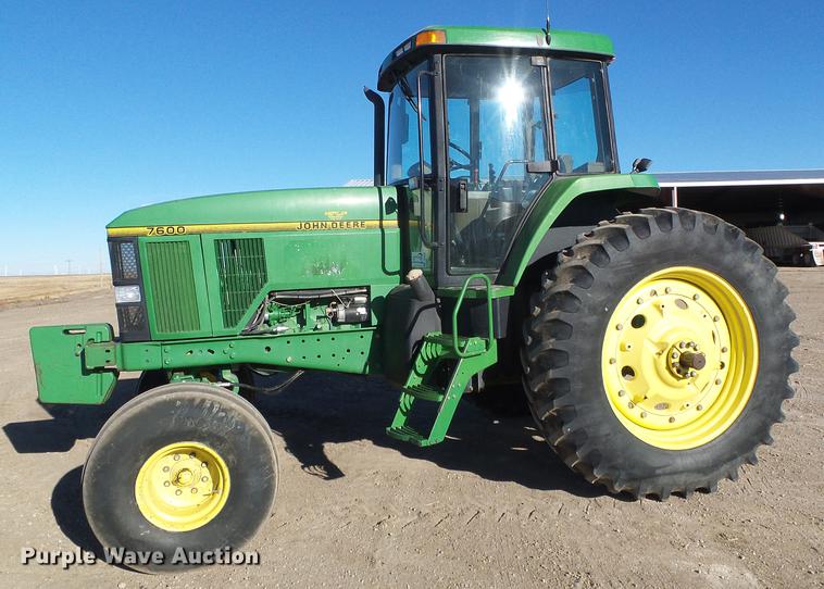 image for item DF2878 1996 John Deere 7600 tractor