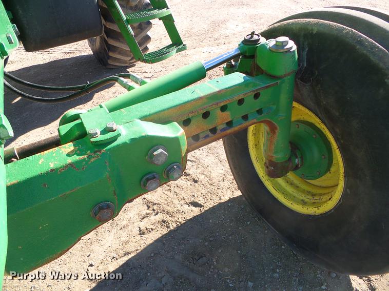image for item DF2878 1996 John Deere 7600 tractor