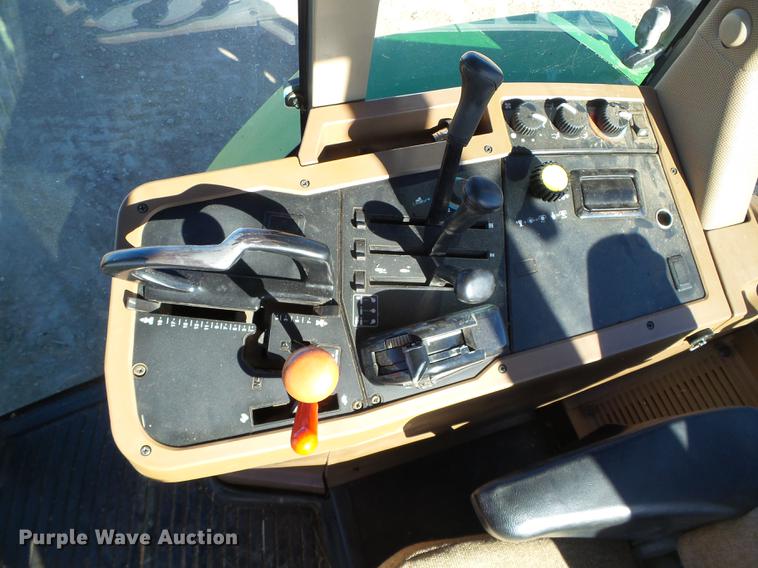 image for item DF2878 1996 John Deere 7600 tractor