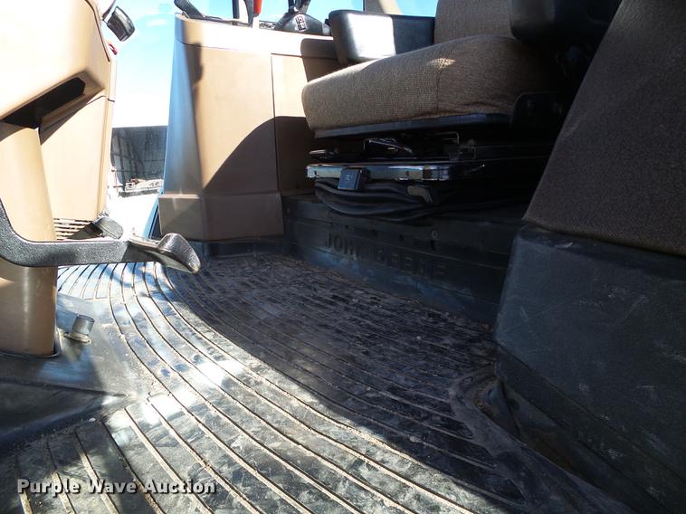 image for item DF2878 1996 John Deere 7600 tractor