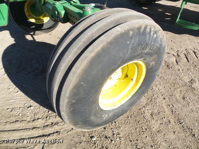 image for item DF2878 1996 John Deere 7600 tractor