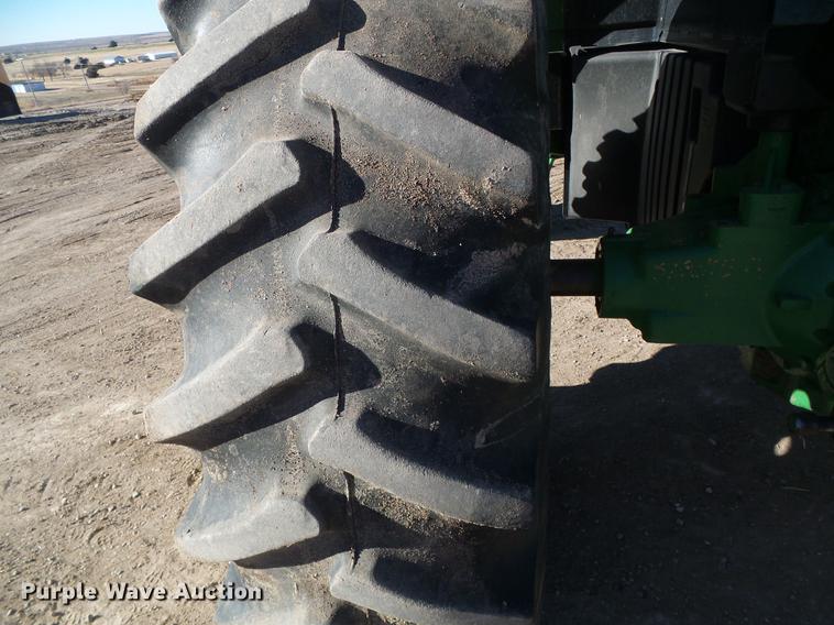 image for item DF2878 1996 John Deere 7600 tractor