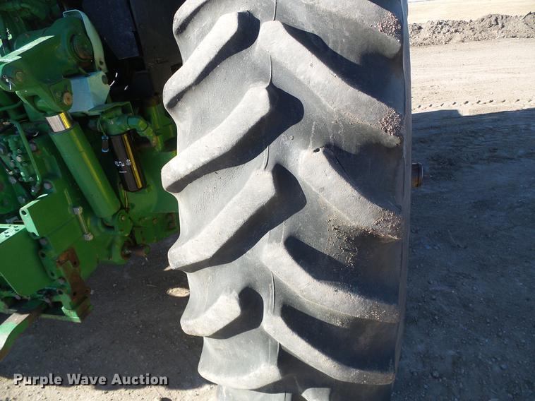 image for item DF2878 1996 John Deere 7600 tractor