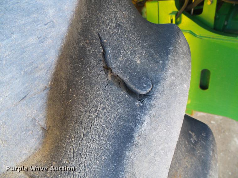 image for item DF2878 1996 John Deere 7600 tractor