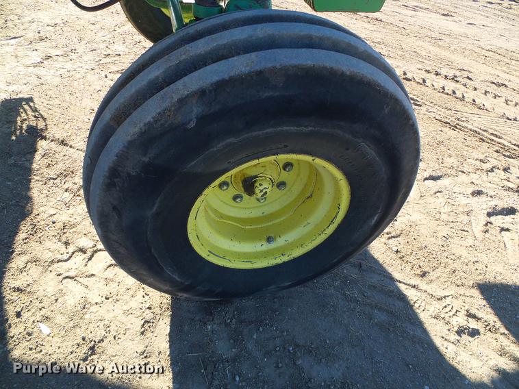 image for item DF2878 1996 John Deere 7600 tractor