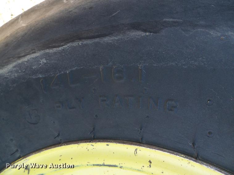 image for item DF2878 1996 John Deere 7600 tractor