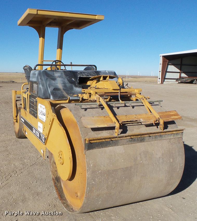 image for item DF2879 1995 Galion Dresser 710 double drum roller