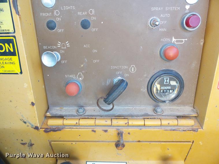 image for item DF2879 1995 Galion Dresser 710 double drum roller