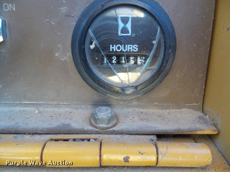 image for item DF2879 1995 Galion Dresser 710 double drum roller