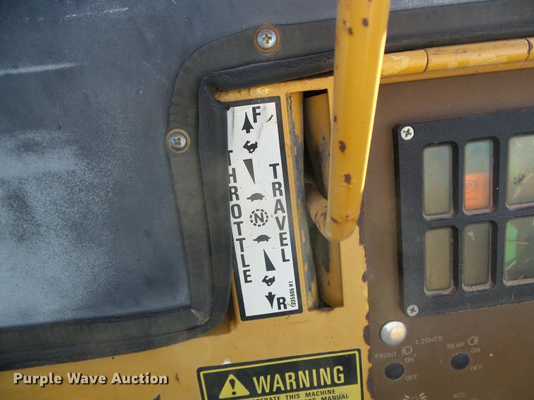 image for item DF2879 1995 Galion Dresser 710 double drum roller