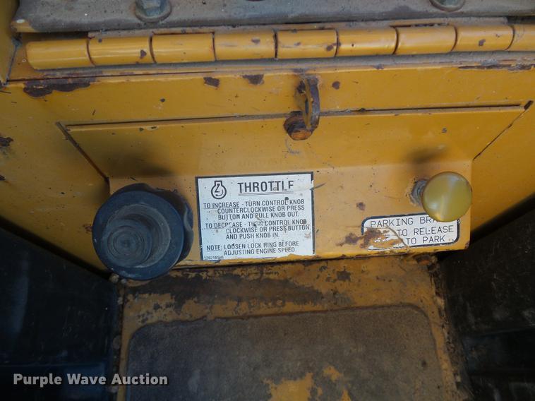 image for item DF2879 1995 Galion Dresser 710 double drum roller