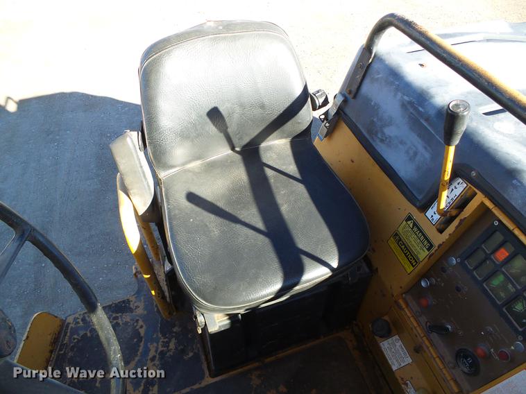 image for item DF2879 1995 Galion Dresser 710 double drum roller