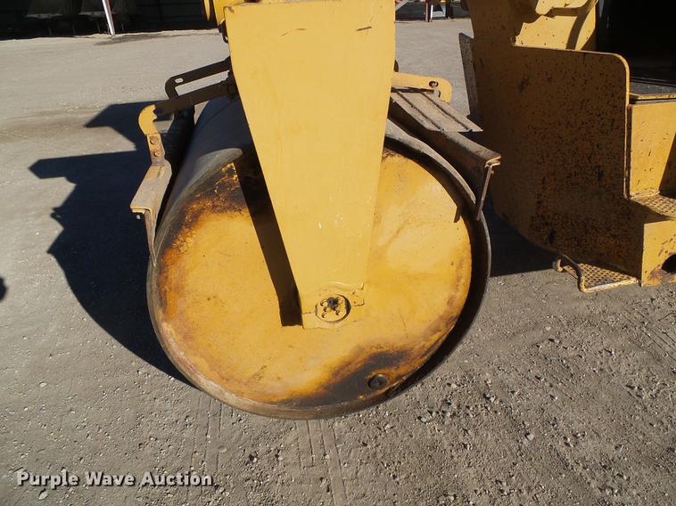 image for item DF2879 1995 Galion Dresser 710 double drum roller