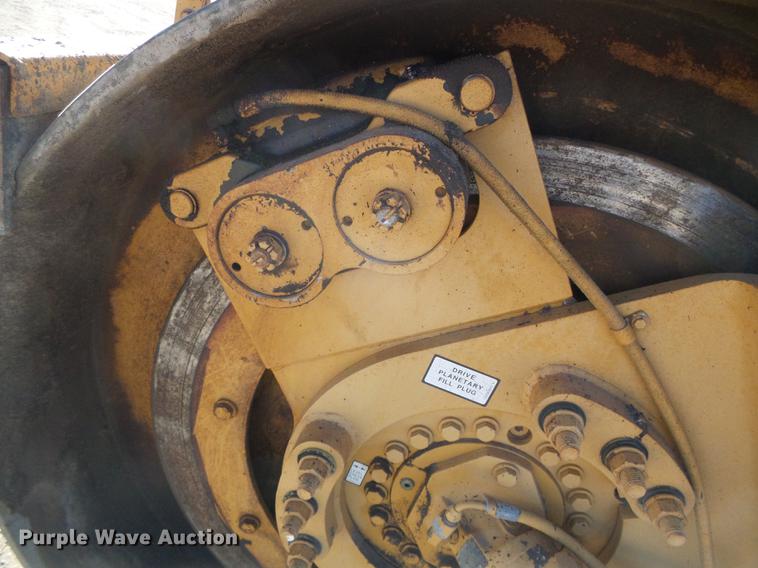 image for item DF2879 1995 Galion Dresser 710 double drum roller