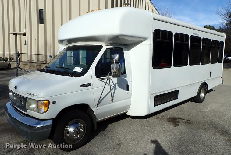 image for item DG2906 2000 Ford Econoline E450 shuttle bus