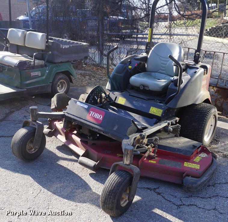 image for item DI9281 Toro Groundsmaster 7210 ZTR lawn mower