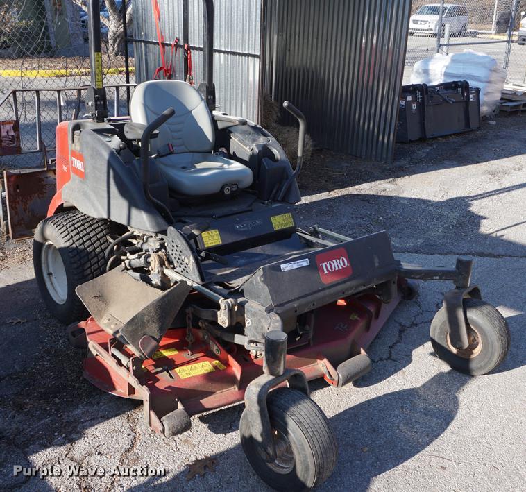 image for item DI9281 Toro Groundsmaster 7210 ZTR lawn mower