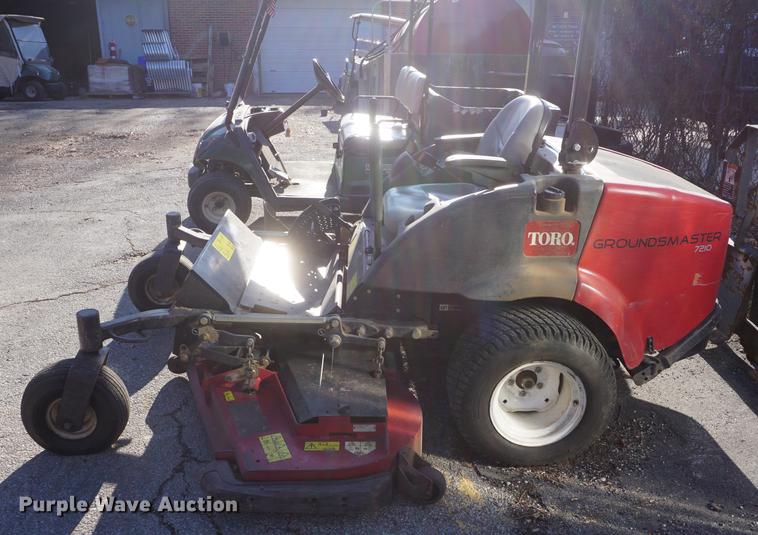 image for item DI9281 Toro Groundsmaster 7210 ZTR lawn mower