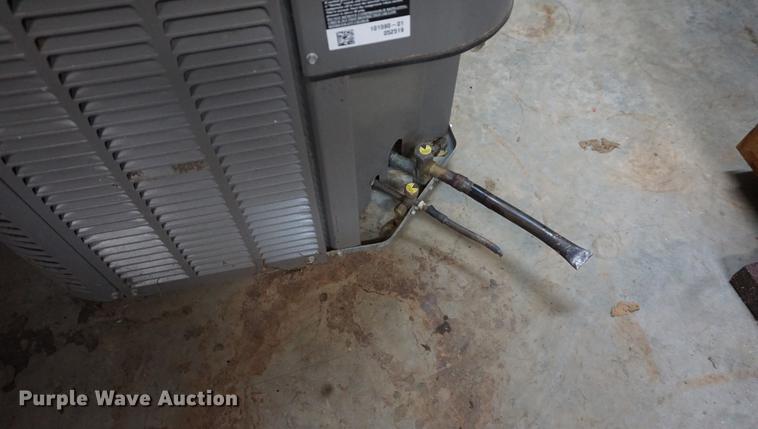 image for item DI9287 Lennox AC unit with A coil