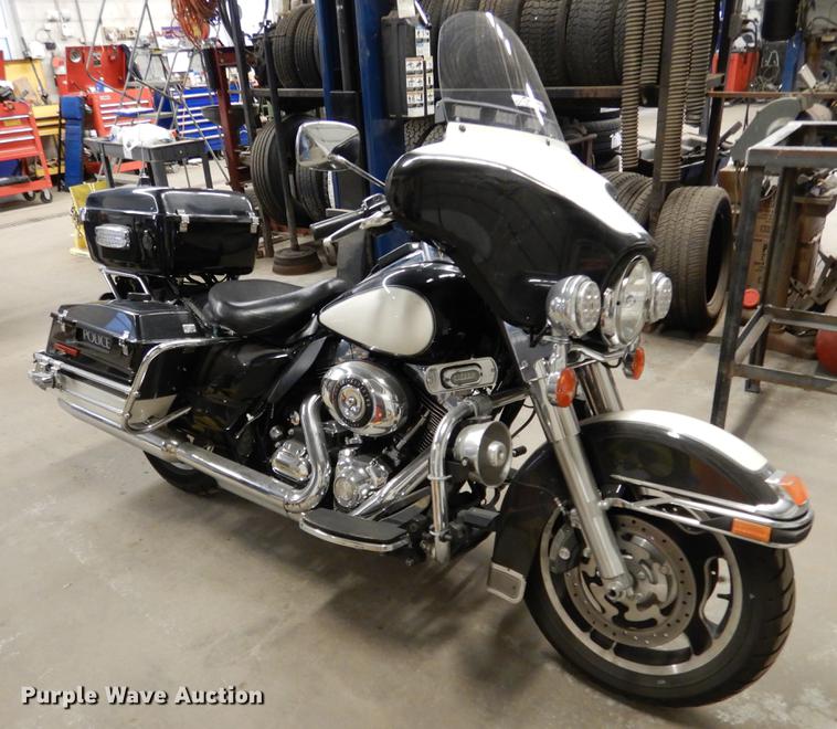 image for item DX9482 2011 Harley Davidson FLHTP Electraglide motorcycle