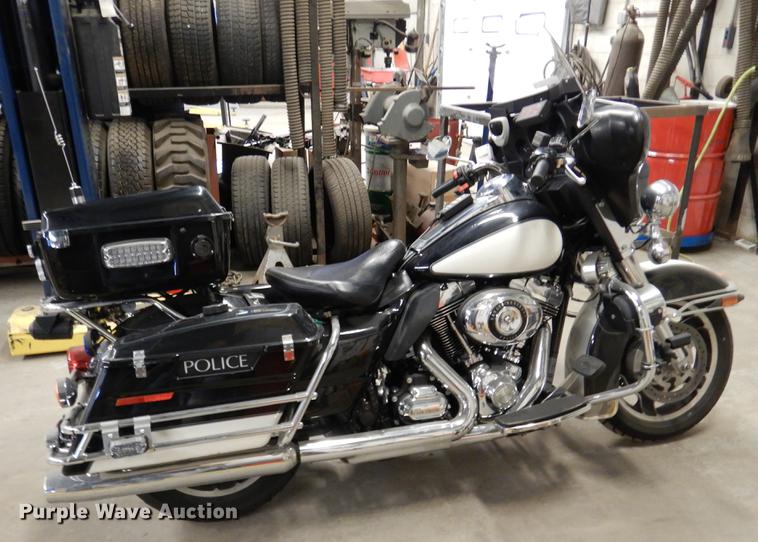 image for item DX9482 2011 Harley Davidson FLHTP Electraglide motorcycle