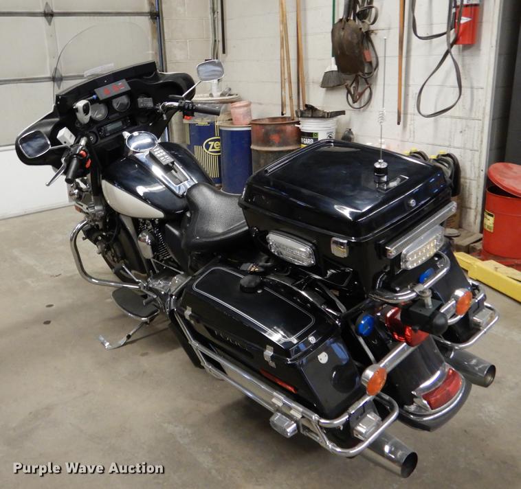 image for item DX9482 2011 Harley Davidson FLHTP Electraglide motorcycle