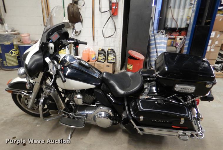 image for item DX9482 2011 Harley Davidson FLHTP Electraglide motorcycle