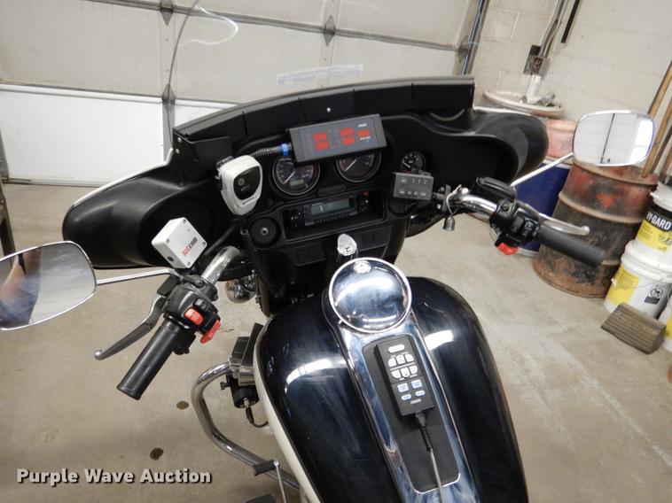 image for item DX9482 2011 Harley Davidson FLHTP Electraglide motorcycle