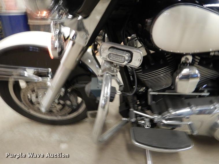 image for item DX9482 2011 Harley Davidson FLHTP Electraglide motorcycle