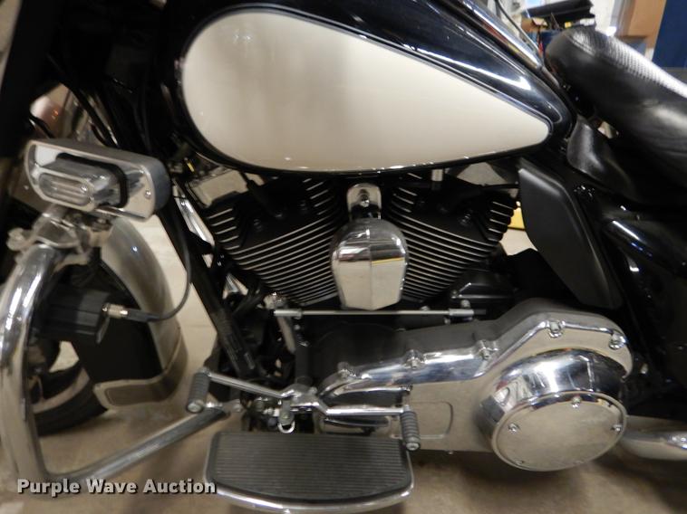 image for item DX9482 2011 Harley Davidson FLHTP Electraglide motorcycle