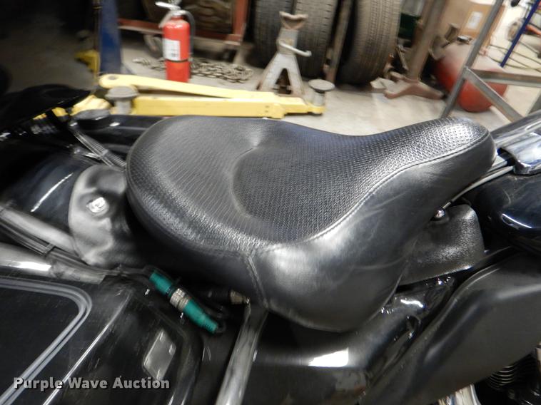 image for item DX9482 2011 Harley Davidson FLHTP Electraglide motorcycle