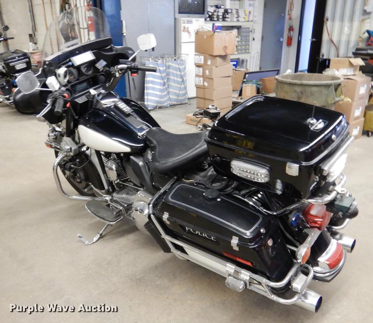 image for item DX9483 2011 Harley Davidson FLHTP Electraglide motorcycle