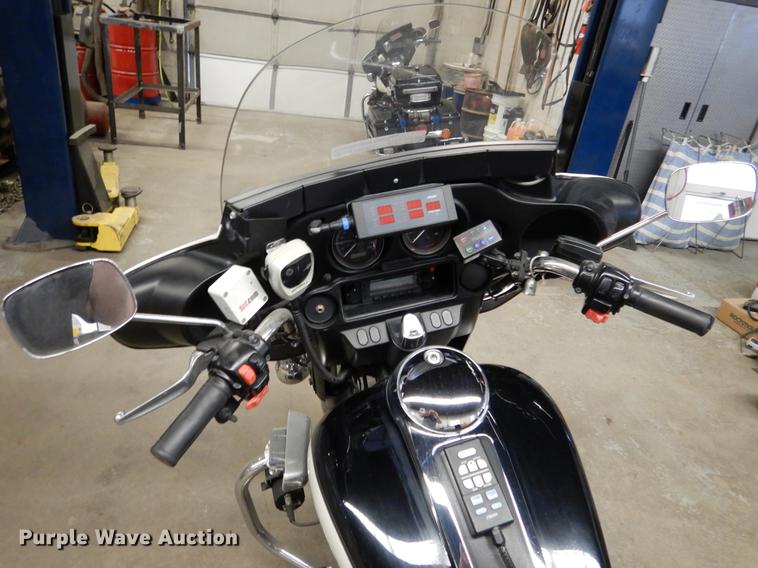 image for item DX9483 2011 Harley Davidson FLHTP Electraglide motorcycle