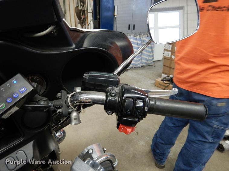 image for item DX9483 2011 Harley Davidson FLHTP Electraglide motorcycle