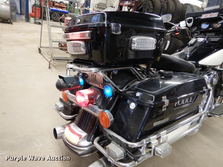 image for item DX9483 2011 Harley Davidson FLHTP Electraglide motorcycle