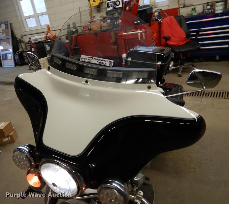 image for item DX9483 2011 Harley Davidson FLHTP Electraglide motorcycle