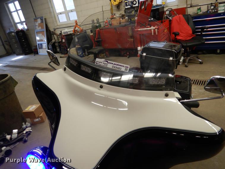 image for item DX9483 2011 Harley Davidson FLHTP Electraglide motorcycle